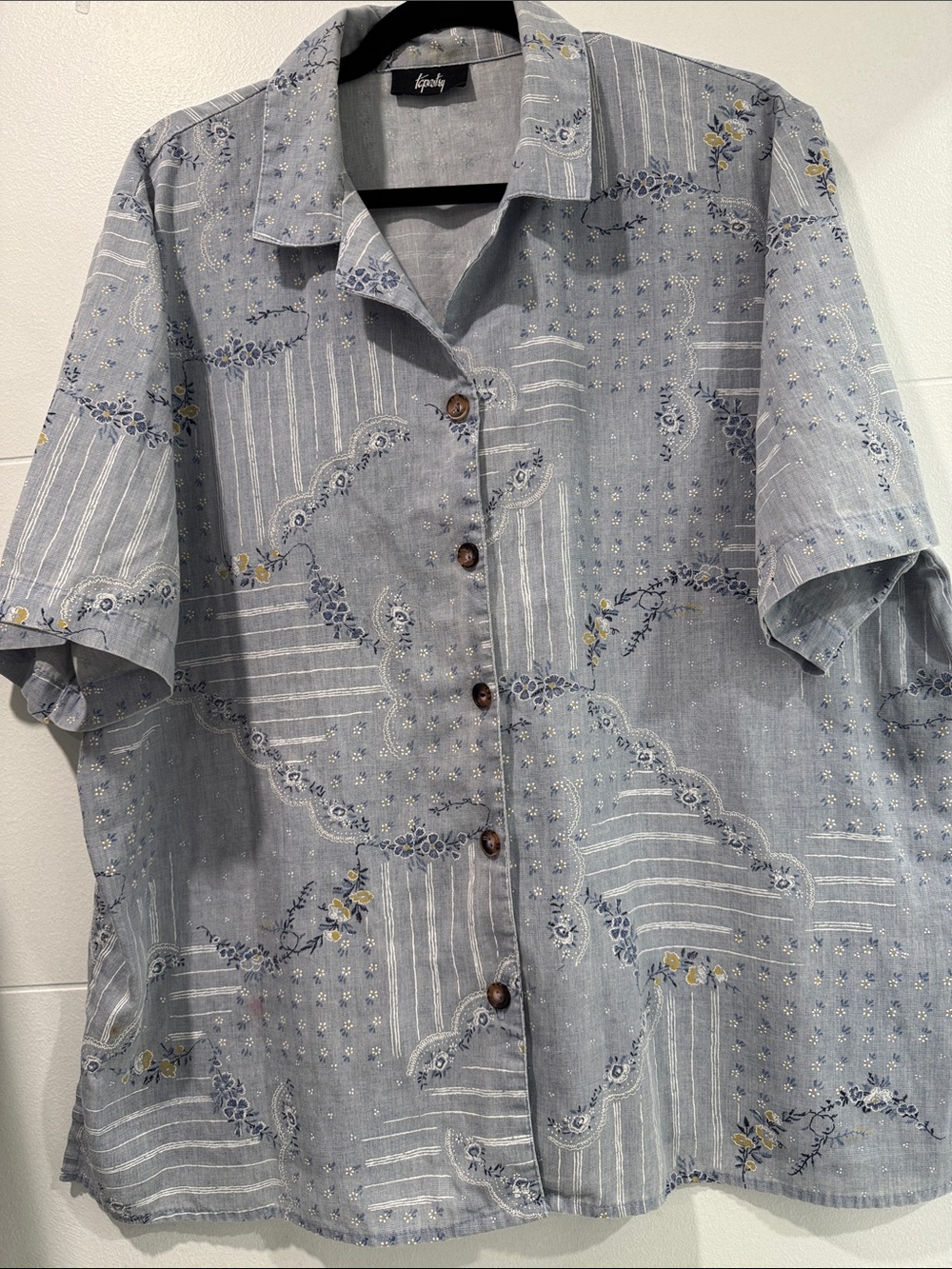 Vintage Floral  Print Gray  Collared Tapestry Button Up blouseShort